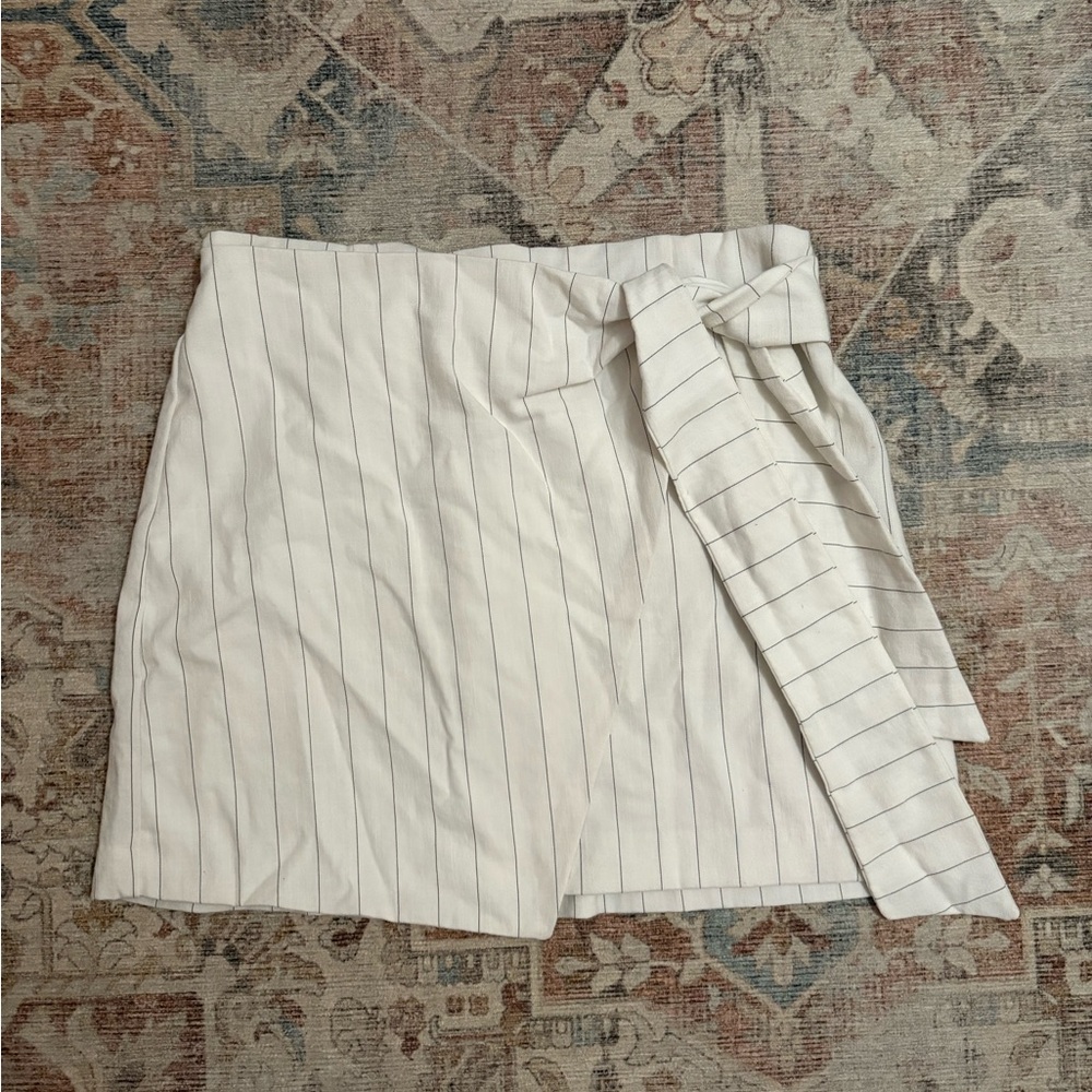 Chic White Striped Mini Skirt with Tie
